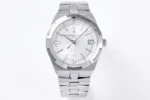 Vacheron Constantin Overseas 4500V Series – Silver Stainless Steel with Date Display